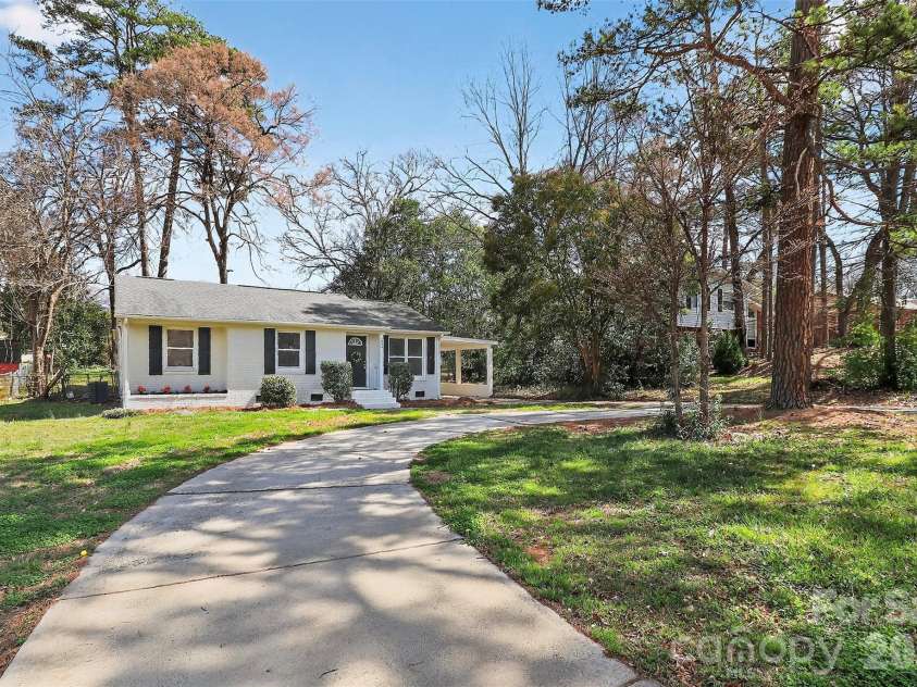 1234 Clanton Road, Charlotte, NC 28217.  MLS# CAR4356474, YatesRealty ID 5543. 