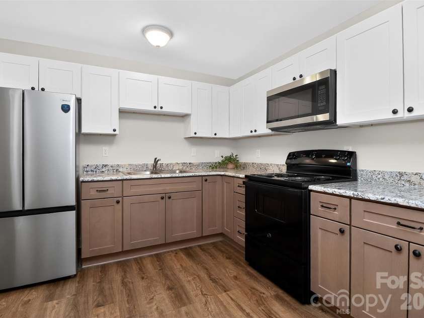 1234 Clanton Road, Charlotte, NC 28217.  MLS# CAR4356474, YatesRealty ID 5543. 