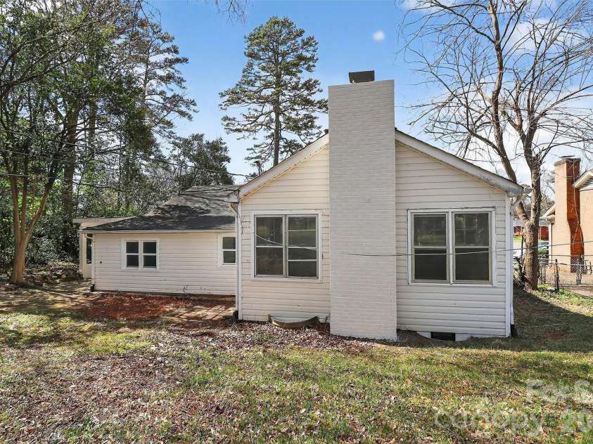 1234 Clanton Road, Charlotte, NC 28217.  MLS# CAR4356474, YatesRealty ID 5543. 