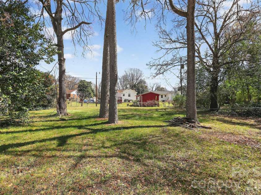 1234 Clanton Road, Charlotte, NC 28217.  MLS# CAR4356474, YatesRealty ID 5543. 