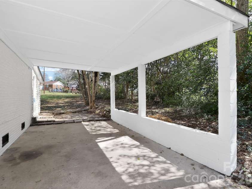 1234 Clanton Road, Charlotte, NC 28217.  MLS# CAR4356474, YatesRealty ID 5543. 
