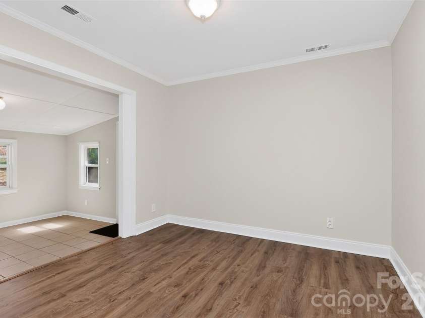 1234 Clanton Road, Charlotte, NC 28217.  MLS# CAR4356474, YatesRealty ID 5543. Dining Room