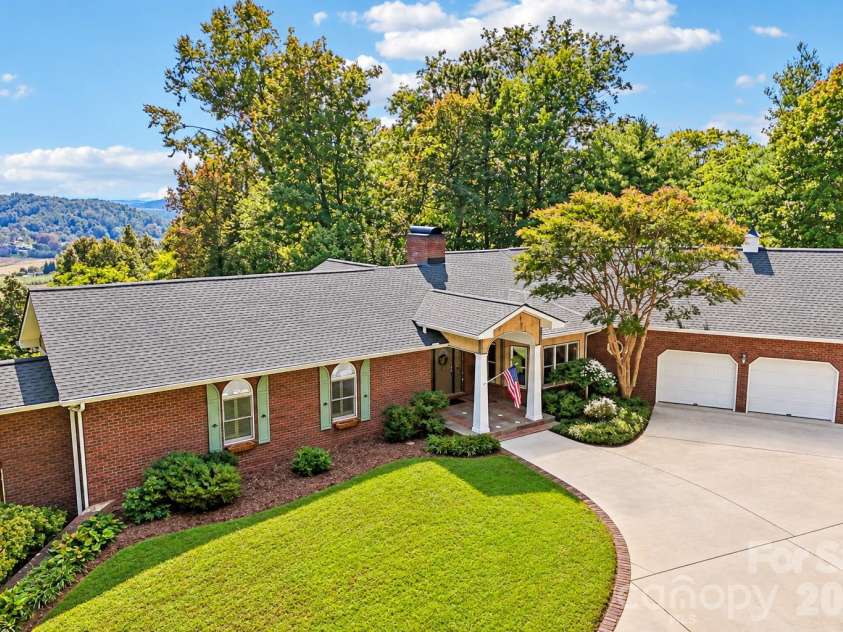 239 Bearwallow Mountain Road, Hendersonville, NC 28792.  MLS# CAR4430745, YatesRealty ID 55430. 