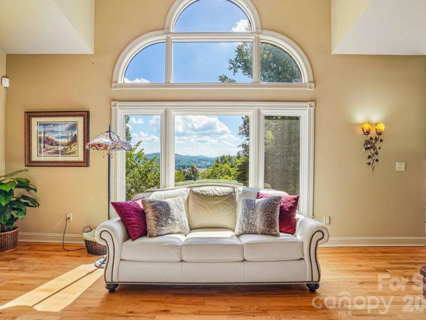239 Bearwallow Mountain Road, Hendersonville, NC 28792.  MLS# CAR4430745, YatesRealty ID 55430. 