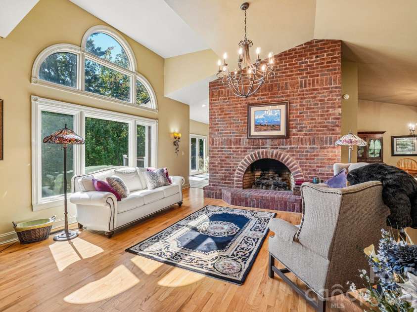 239 Bearwallow Mountain Road, Hendersonville, NC 28792.  MLS# CAR4430745, YatesRealty ID 55430. 