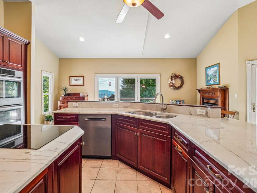 239 Bearwallow Mountain Road, Hendersonville, NC 28792.  MLS# CAR4430745, YatesRealty ID 55430. 