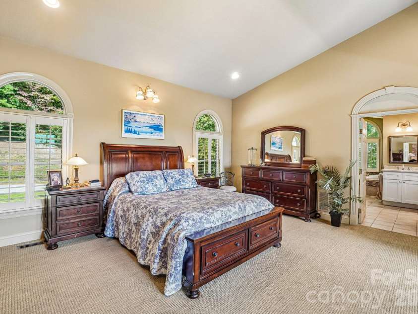 239 Bearwallow Mountain Road, Hendersonville, NC 28792.  MLS# CAR4430745, YatesRealty ID 55430. 