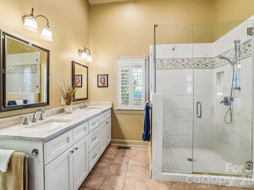 239 Bearwallow Mountain Road, Hendersonville, NC 28792.  MLS# CAR4430745, YatesRealty ID 55430. 