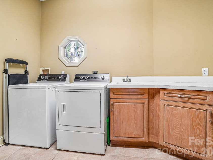 239 Bearwallow Mountain Road, Hendersonville, NC 28792.  MLS# CAR4430745, YatesRealty ID 55430. 