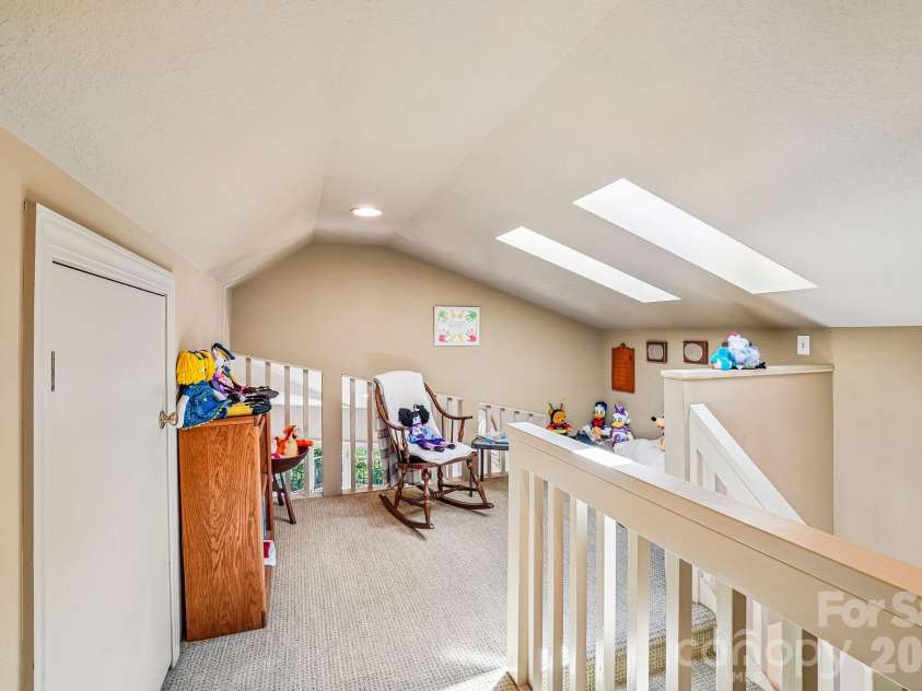 239 Bearwallow Mountain Road, Hendersonville, NC 28792.  MLS# CAR4430745, YatesRealty ID 55430. 