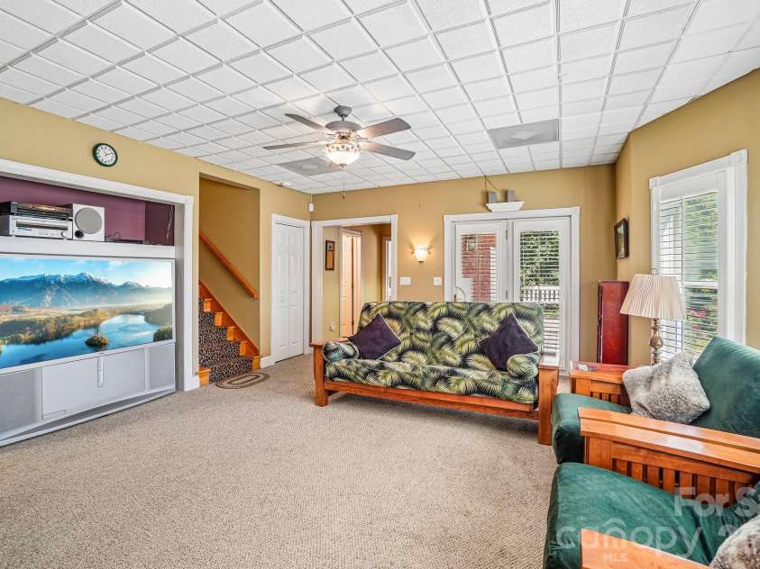 239 Bearwallow Mountain Road, Hendersonville, NC 28792.  MLS# CAR4430745, YatesRealty ID 55430. 