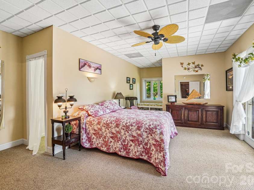 239 Bearwallow Mountain Road, Hendersonville, NC 28792.  MLS# CAR4430745, YatesRealty ID 55430. 