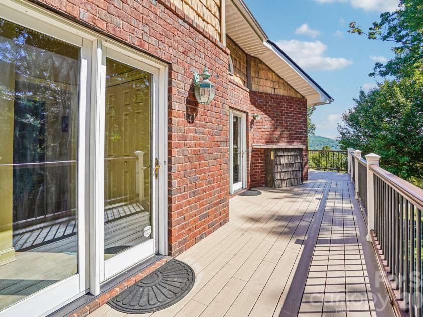 239 Bearwallow Mountain Road, Hendersonville, NC 28792.  MLS# CAR4430745, YatesRealty ID 55430. 