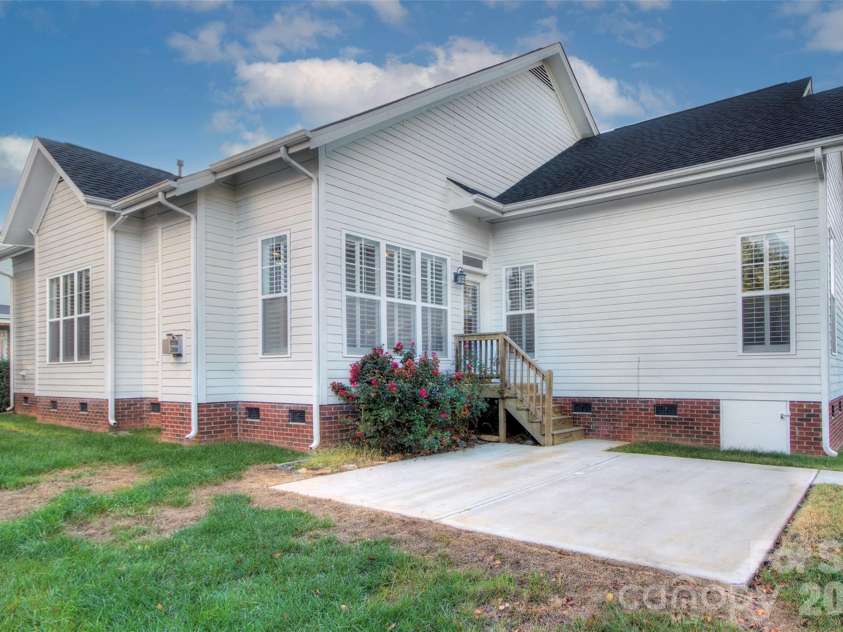 16418 Spruell Street, Huntersville, NC 28078.  MLS# CAR4428525, YatesRealty ID 55431. 