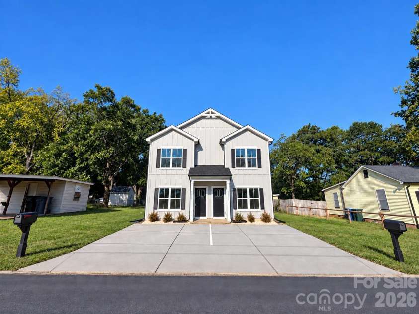 1415-1417 3rd Street Place, Hickory, NC 28601.  MLS# CAR4429737, YatesRealty ID 55432. 