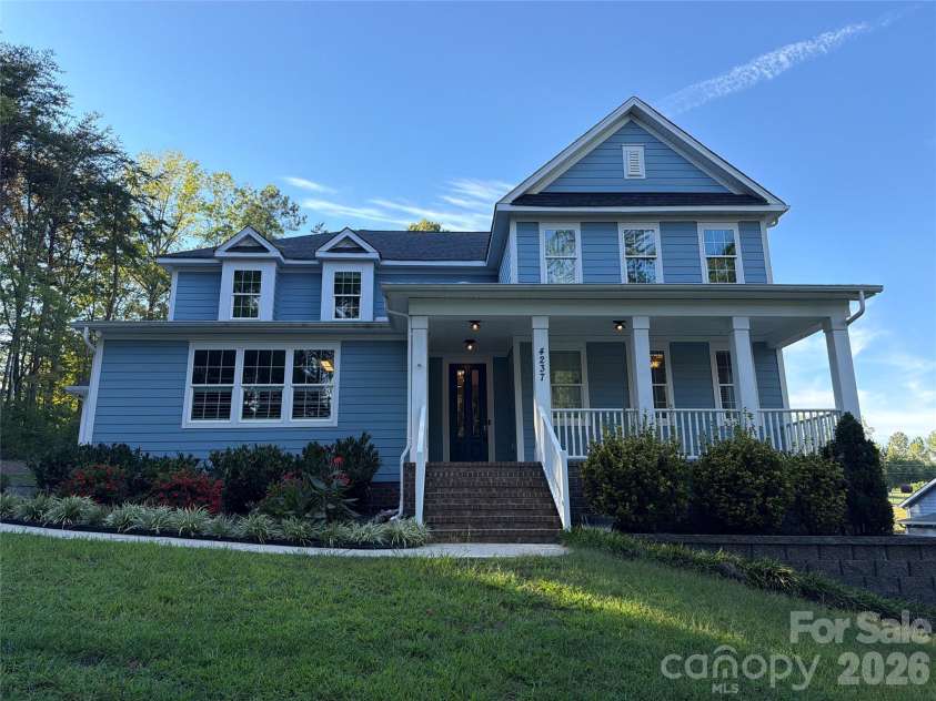 4237 Island Fox Lane, Denver, NC 28037.  MLS# CAR4432669, YatesRealty ID 55434. 