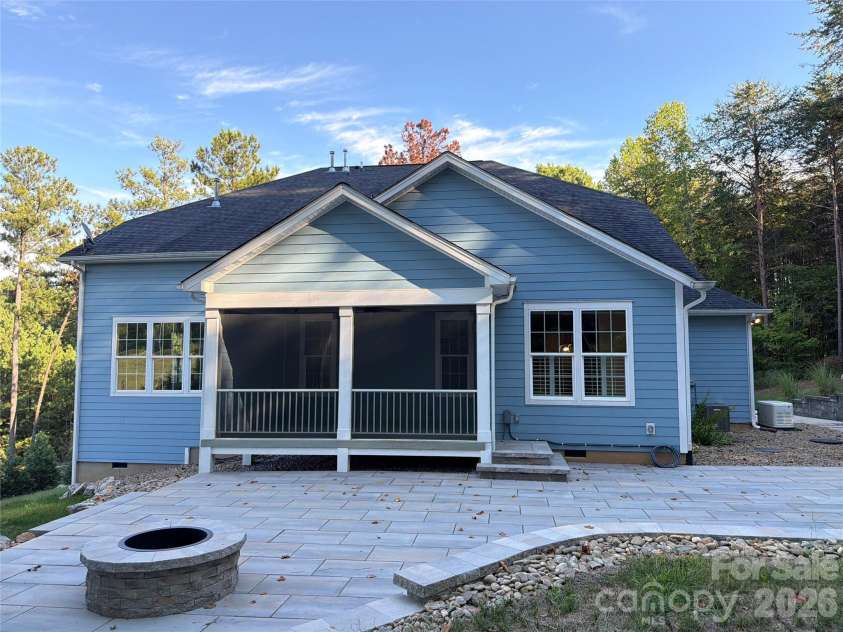4237 Island Fox Lane, Denver, NC 28037.  MLS# CAR4432669, YatesRealty ID 55434. 