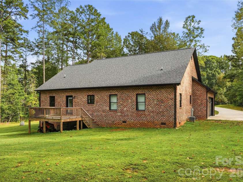 5615 Lou Lane, Iron Station, NC 28080.  MLS# CAR4431539, YatesRealty ID 55437. 