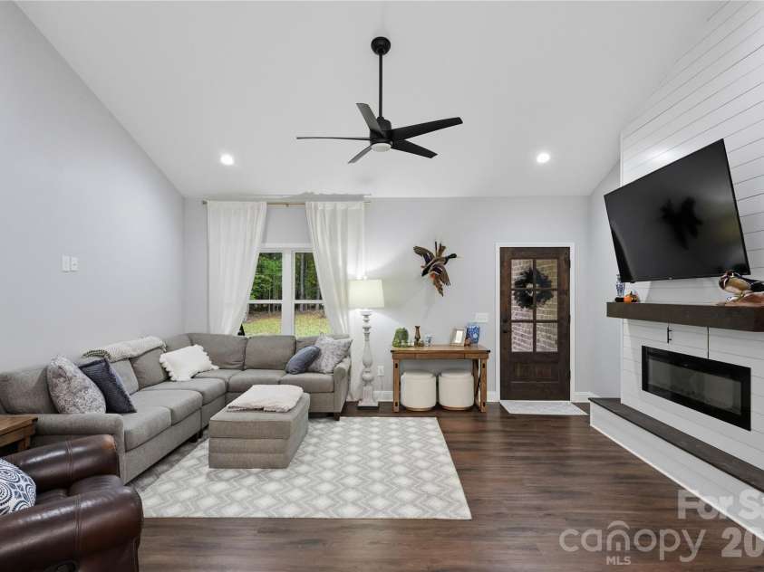 5615 Lou Lane, Iron Station, NC 28080.  MLS# CAR4431539, YatesRealty ID 55437. 