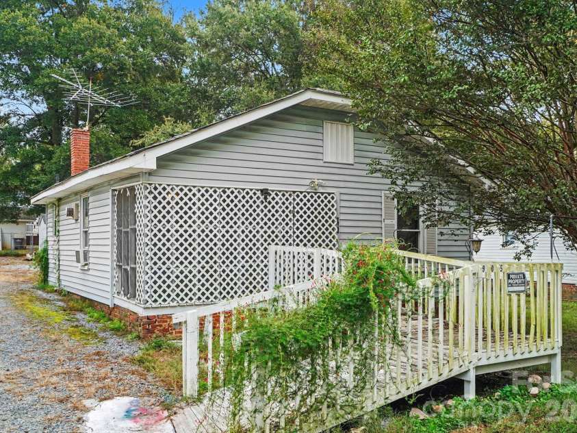 905 Skyland Street, Kannapolis, NC 28083.  MLS# CAR4430524, YatesRealty ID 55438. 