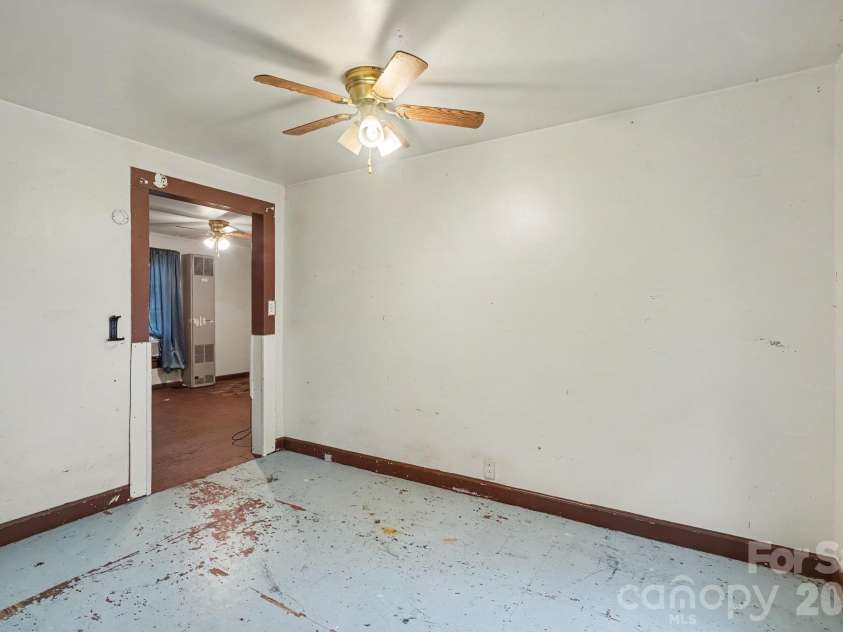 905 Skyland Street, Kannapolis, NC 28083.  MLS# CAR4430524, YatesRealty ID 55438. 
