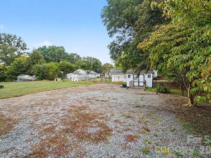 905 Skyland Street, Kannapolis, NC 28083.  MLS# CAR4430524, YatesRealty ID 55438. 