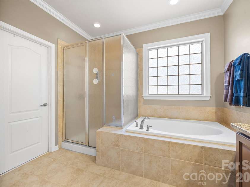 14604 Brannock Hills Drive, Charlotte, NC 28278.  MLS# CAR4356505, YatesRealty ID 5544. 