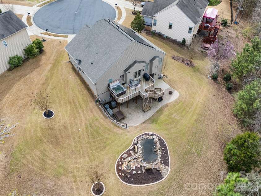 14604 Brannock Hills Drive, Charlotte, NC 28278.  MLS# CAR4356505, YatesRealty ID 5544. ALMOST HALF ACRE LOT