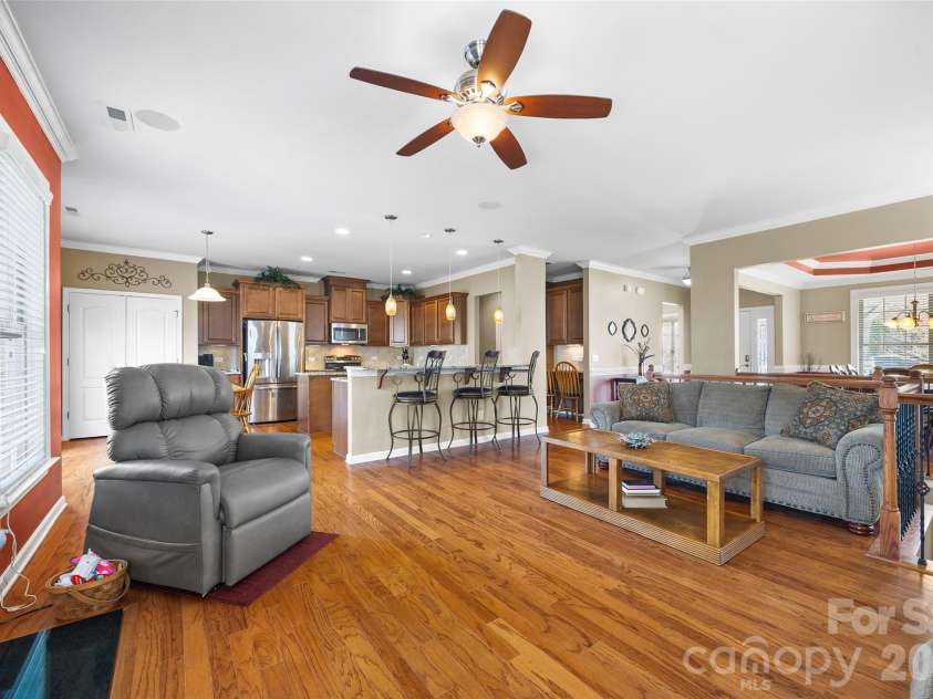 14604 Brannock Hills Drive, Charlotte, NC 28278.  MLS# CAR4356505, YatesRealty ID 5544. ENTERTAIN WITH EASE!