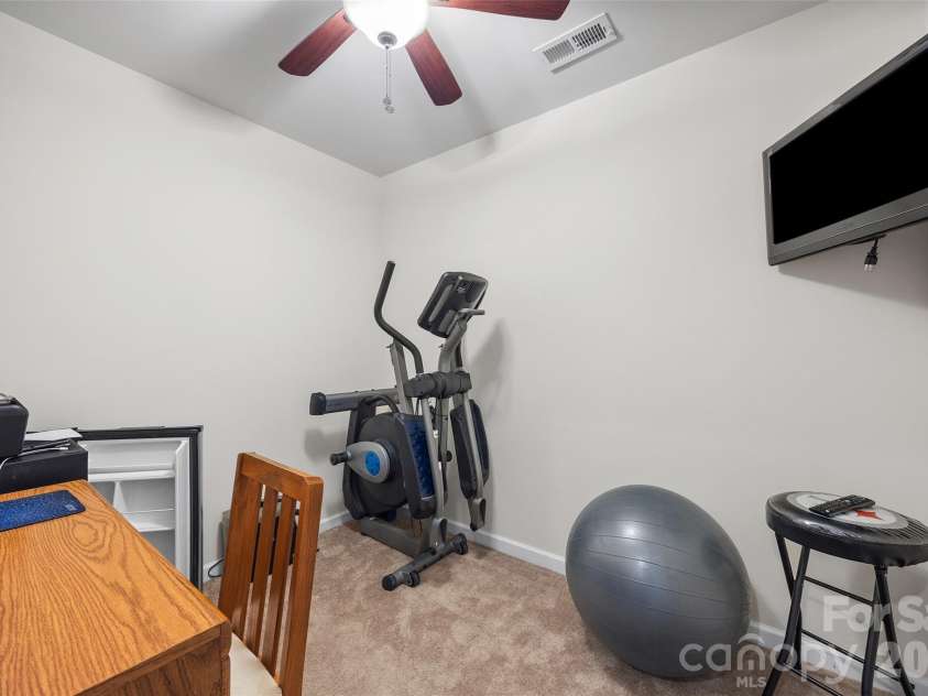 14604 Brannock Hills Drive, Charlotte, NC 28278.  MLS# CAR4356505, YatesRealty ID 5544. LOWER LEVEL OFFICE/FLEX SPACE