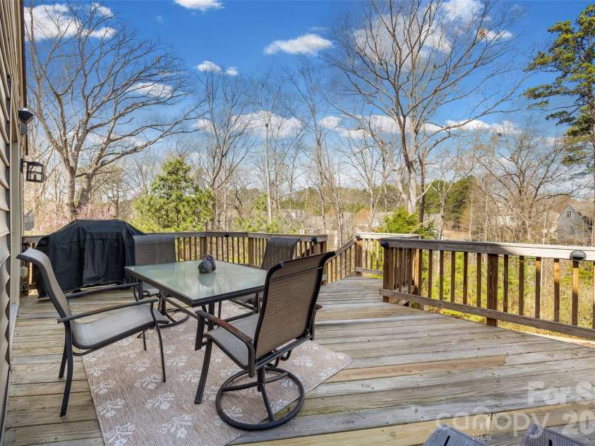 14604 Brannock Hills Drive, Charlotte, NC 28278.  MLS# CAR4356505, YatesRealty ID 5544. OVERLOOKS PRIVATE BACKYARD 
