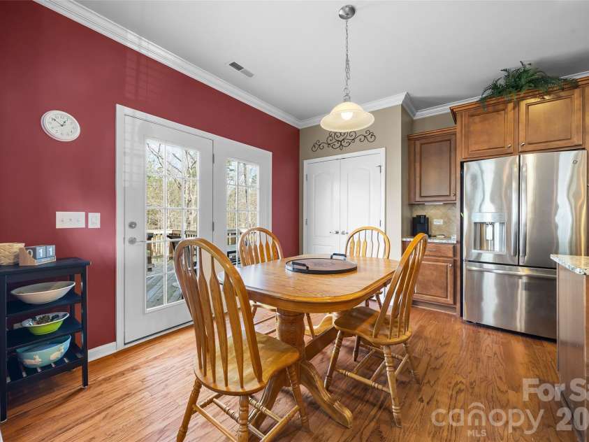 14604 Brannock Hills Drive, Charlotte, NC 28278.  MLS# CAR4356505, YatesRealty ID 5544. SLIDERS TO EXPANSIVE DECK