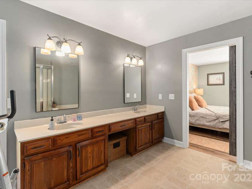 2532 Annecy Drive, Matthews, NC 28105.  MLS# CAR4243685, YatesRealty ID 5544. 