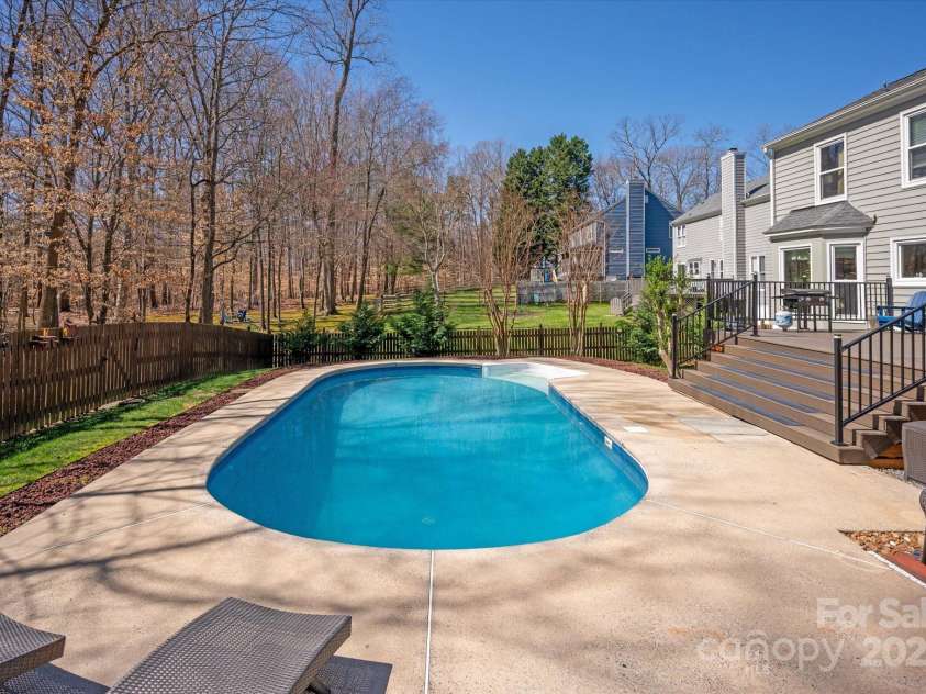 2532 Annecy Drive, Matthews, NC 28105.  MLS# CAR4243685, YatesRealty ID 5544. 