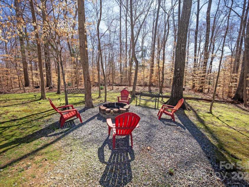 2532 Annecy Drive, Matthews, NC 28105.  MLS# CAR4243685, YatesRealty ID 5544. 