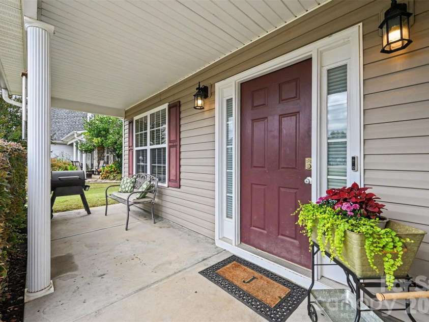 647 Winding Branch Road, Rock Hill, SC 29732.  MLS# CAR4430600, YatesRealty ID 55440. 