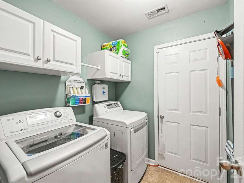 647 Winding Branch Road, Rock Hill, SC 29732.  MLS# CAR4430600, YatesRealty ID 55440. 