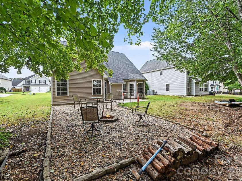 647 Winding Branch Road, Rock Hill, SC 29732.  MLS# CAR4430600, YatesRealty ID 55440. 