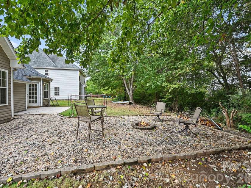 647 Winding Branch Road, Rock Hill, SC 29732.  MLS# CAR4430600, YatesRealty ID 55440. 