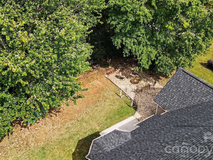 647 Winding Branch Road, Rock Hill, SC 29732.  MLS# CAR4430600, YatesRealty ID 55440. 