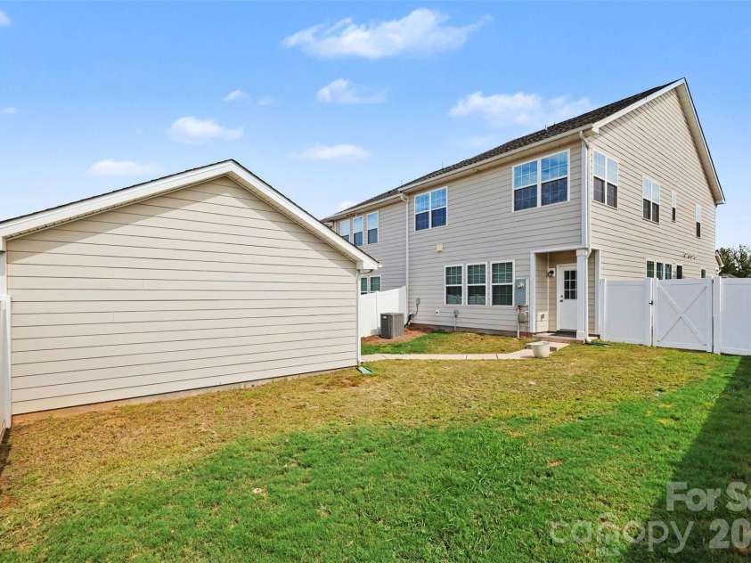 933 Cobbled Way, Fort Mill, SC 29715.  MLS# CAR4417901, YatesRealty ID 55444. 