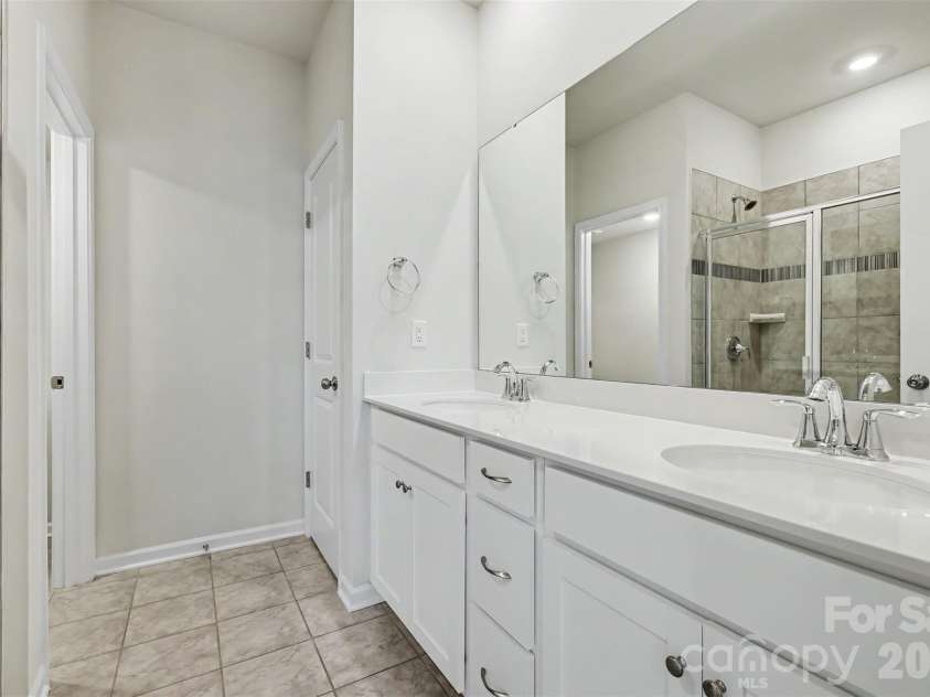 933 Cobbled Way, Fort Mill, SC 29715.  MLS# CAR4417901, YatesRealty ID 55444. 