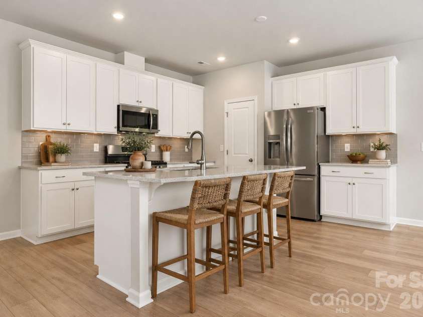 933 Cobbled Way, Fort Mill, SC 29715.  MLS# CAR4417901, YatesRealty ID 55444. 