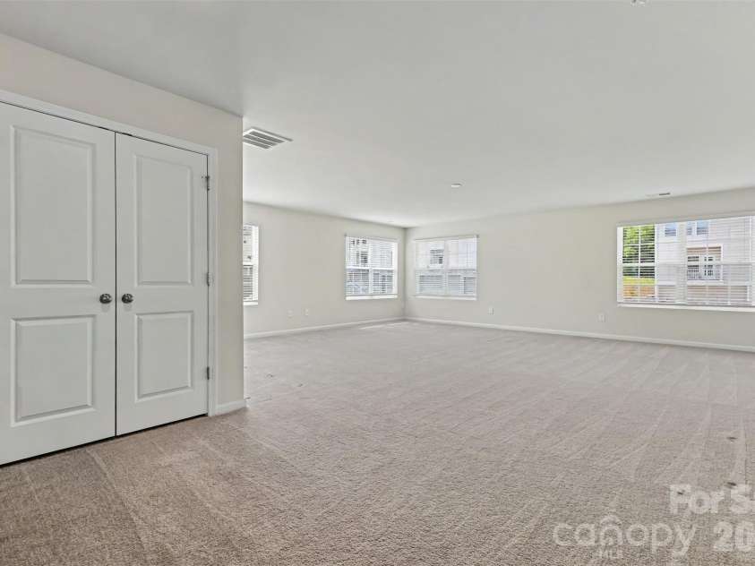 933 Cobbled Way, Fort Mill, SC 29715.  MLS# CAR4417901, YatesRealty ID 55444. 