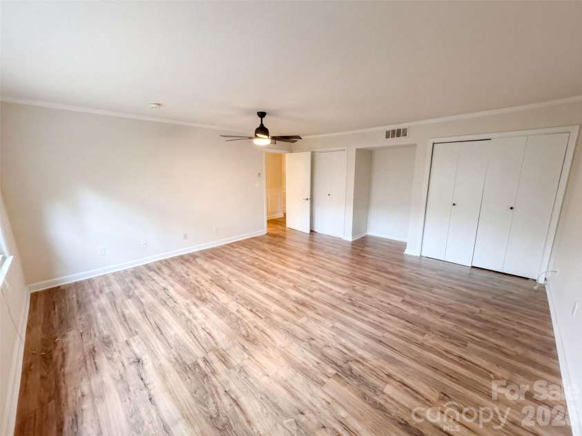 7022 Quail Hill Road, Charlotte, NC 28210.  MLS# CAR4432678, YatesRealty ID 55445. 