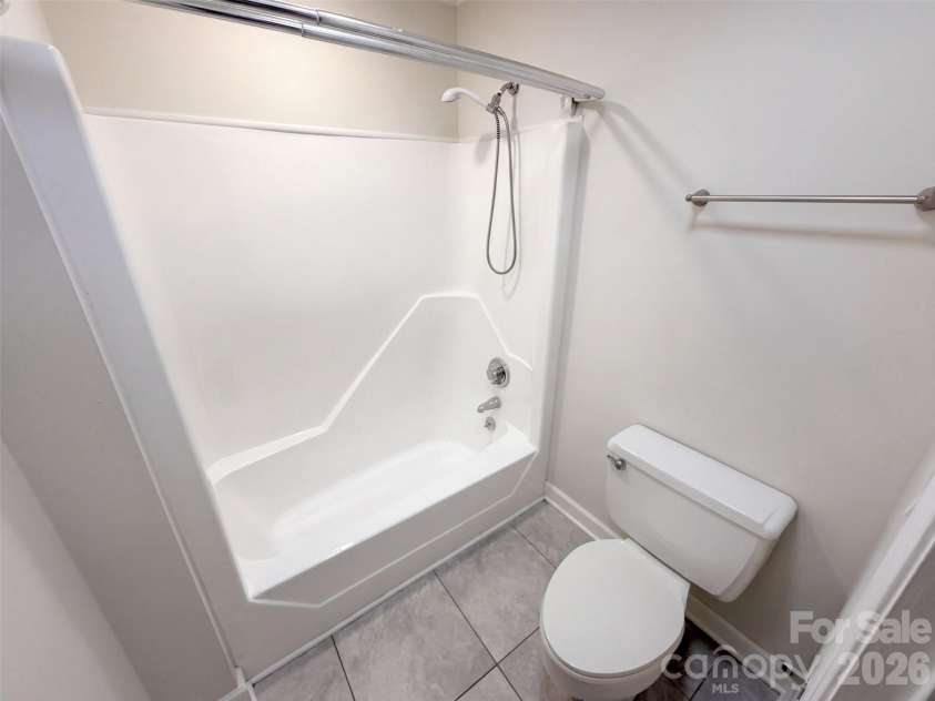 7022 Quail Hill Road, Charlotte, NC 28210.  MLS# CAR4432678, YatesRealty ID 55445. 