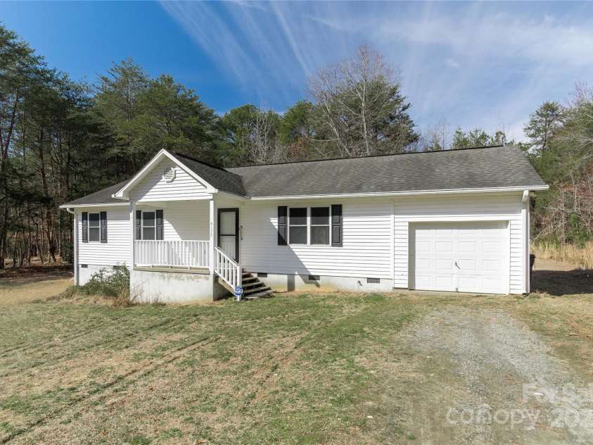 4175 Barnell Lane, Maiden, NC 28650.  MLS# CAR4222350, YatesRealty ID 5545. 