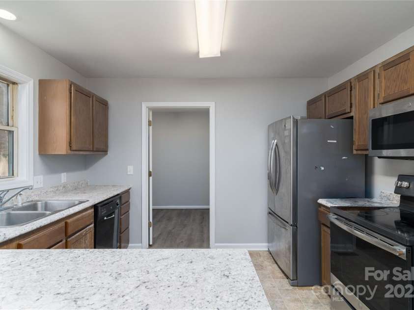 4175 Barnell Lane, Maiden, NC 28650.  MLS# CAR4222350, YatesRealty ID 5545. 