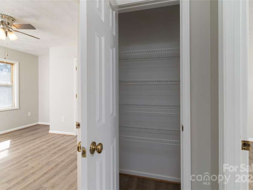 4175 Barnell Lane, Maiden, NC 28650.  MLS# CAR4222350, YatesRealty ID 5545. 