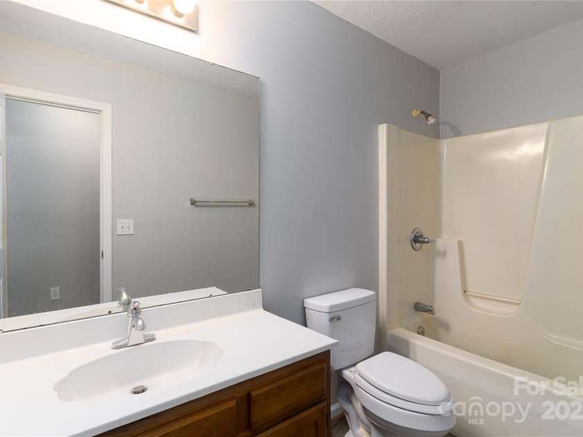 4175 Barnell Lane, Maiden, NC 28650.  MLS# CAR4222350, YatesRealty ID 5545. 